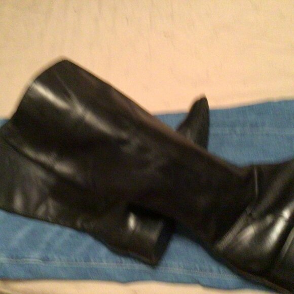 Lands End Ladies Black Leather Boot Size 10 M - Picture 2 of 3
